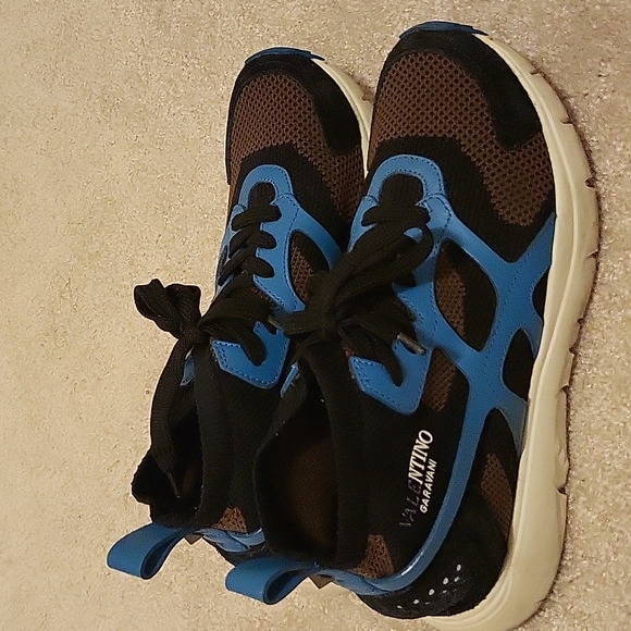 ๐ฏAuth Valentino sneakers 38 with original box and accessories - Picture 11 of 17